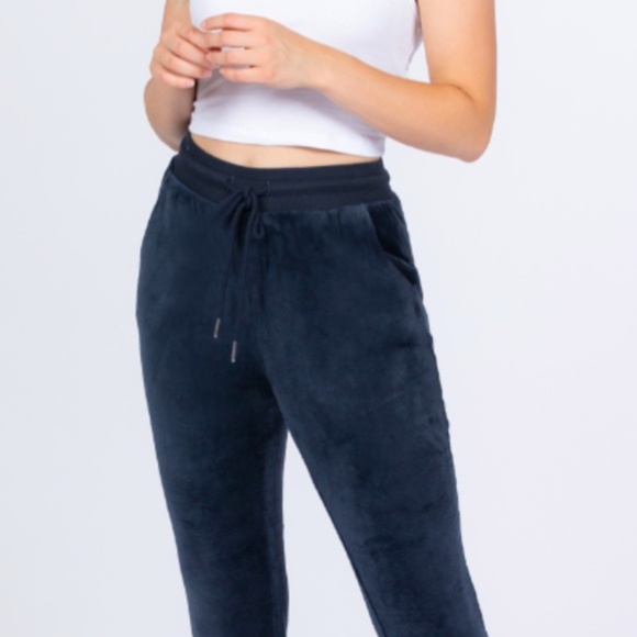 Active USA Pants - NEW Women's Soft Fuzzy Faux Fur Navy Blue Sweatpants- Size L